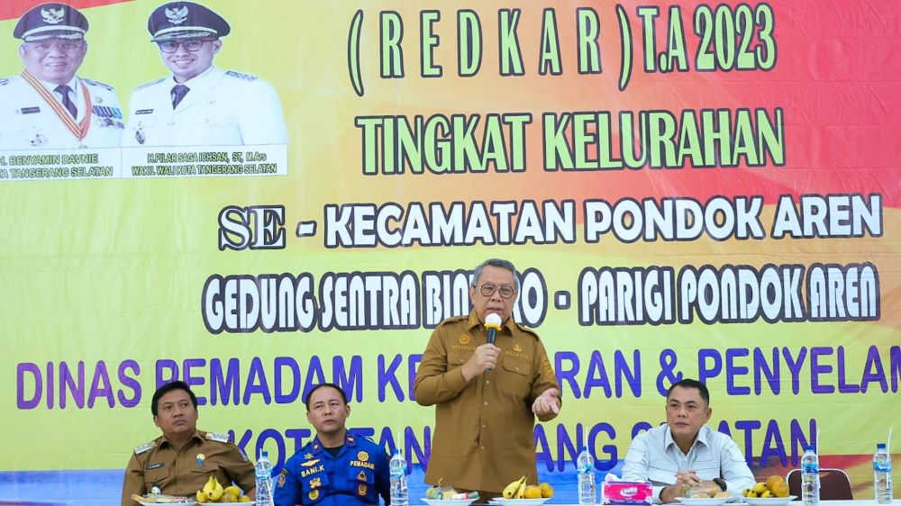 Benyamin Davnie Hadiri Pembentukan Relawan Pemadam Kebakaran