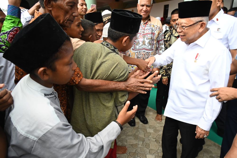 Wapres Serahkan Bantuan BAZNAS Microfinance Masjid di Kabupaten Fakfak