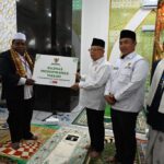 Wapres Serahkan Bantuan BAZNAS Microfinance Masjid di Kabupaten Fakfak