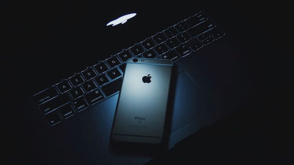 Apple luncurkan update keamanan darurat iOS dan iPadOS