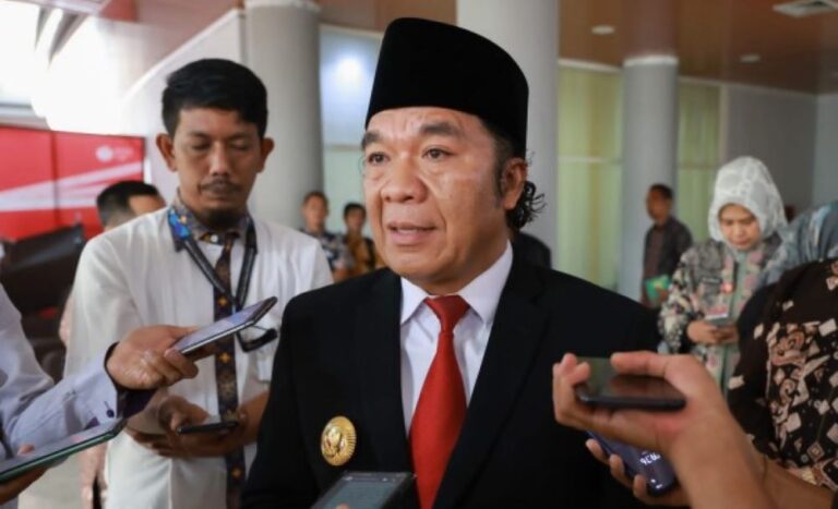 Pj Gubernur Banten Terbitkan Surat Edaran WFH Bagi ASN