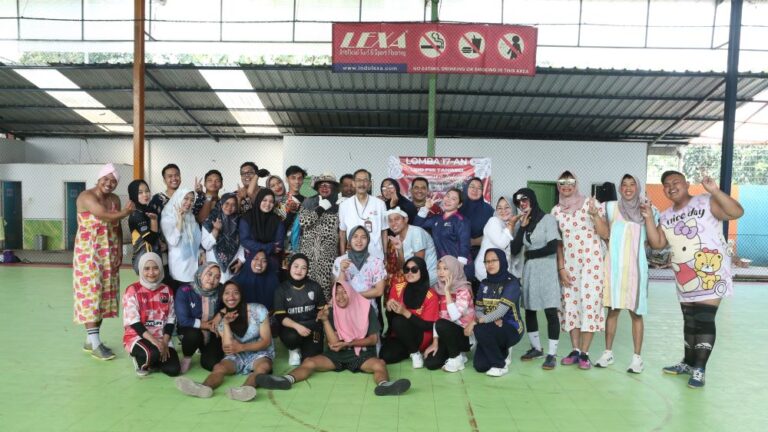 PMI Tangsel Gelar Lomba Futsal Pria Pakai Daster