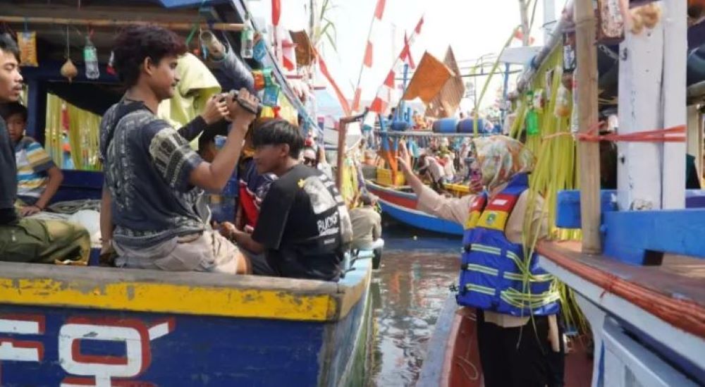 Airin Rachmi Diany Hadiri Tasyakuran Nelayan di Labuhan Pandeglang