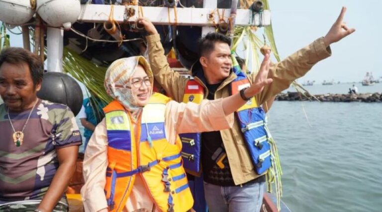 Airin Rachmi Diany Hadiri Tasyakuran Nelayan di Labuhan Pandeglang