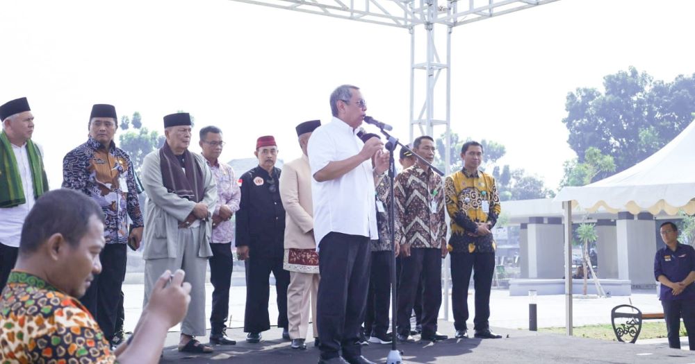 Wali Kota Tangerang Selatan Benyamin Davnie Menghadiri Festival Budaya Betawi