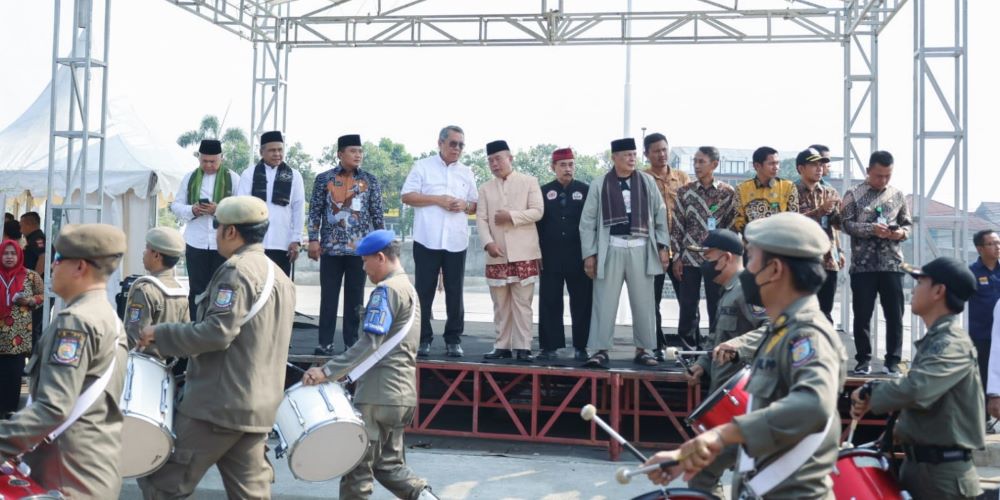 Wali Kota Tangerang Selatan Benyamin Davnie Menghadiri Festival Budaya Betawi