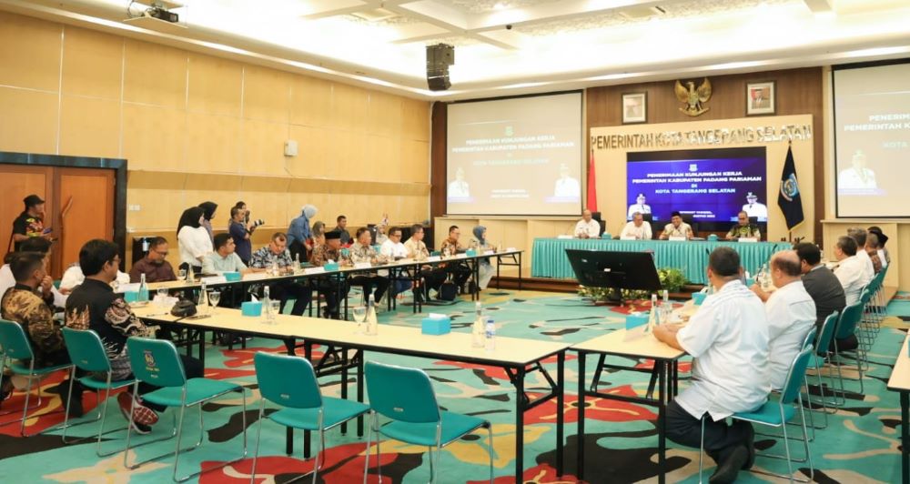 Benyamin Davnie Sambut Studi Tiru Pemkab Padang Pariaman