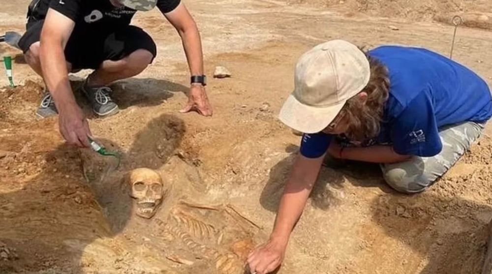 Kerangka 'Bocah Vampir' Ditemukan