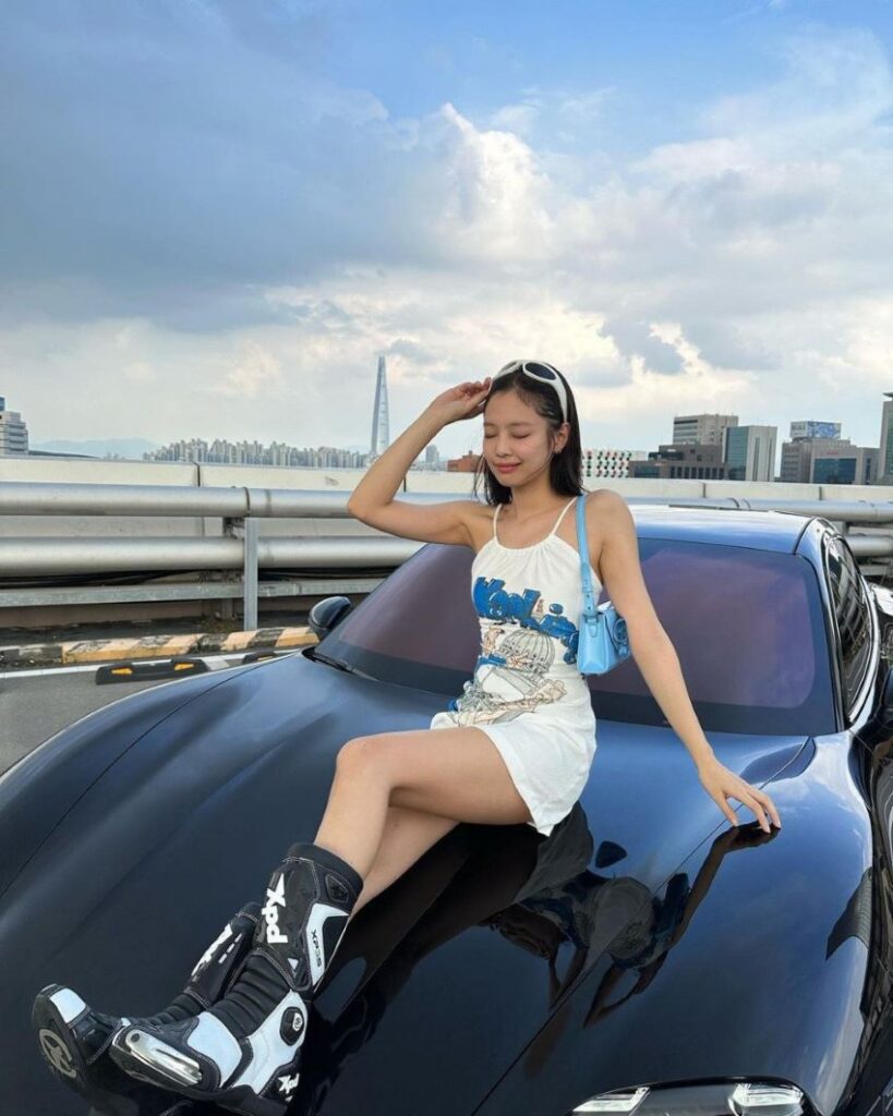 Jennie BLACKPINK Pamer Mobil Mewah Porsche