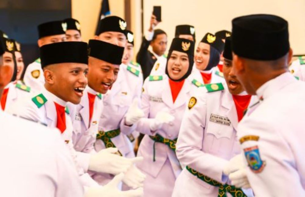 Benyamin Davnie Kukuhkan Anggota Paskibraka HUT RI ke-78