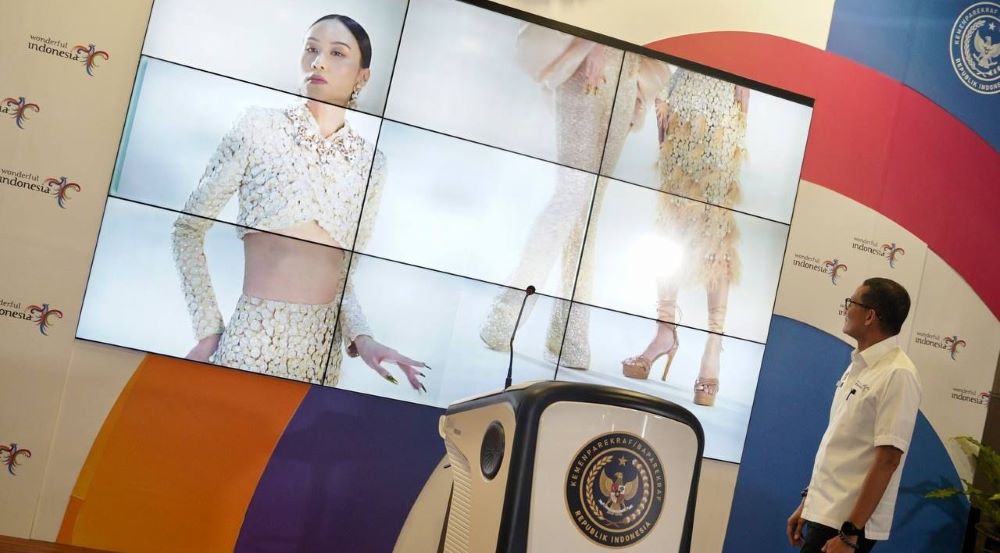Pemerintah Dukung Fesyen Desainer Lokal Pamerkan Koleksi Spring Summer 2023/2024 di New York Fashion Week
