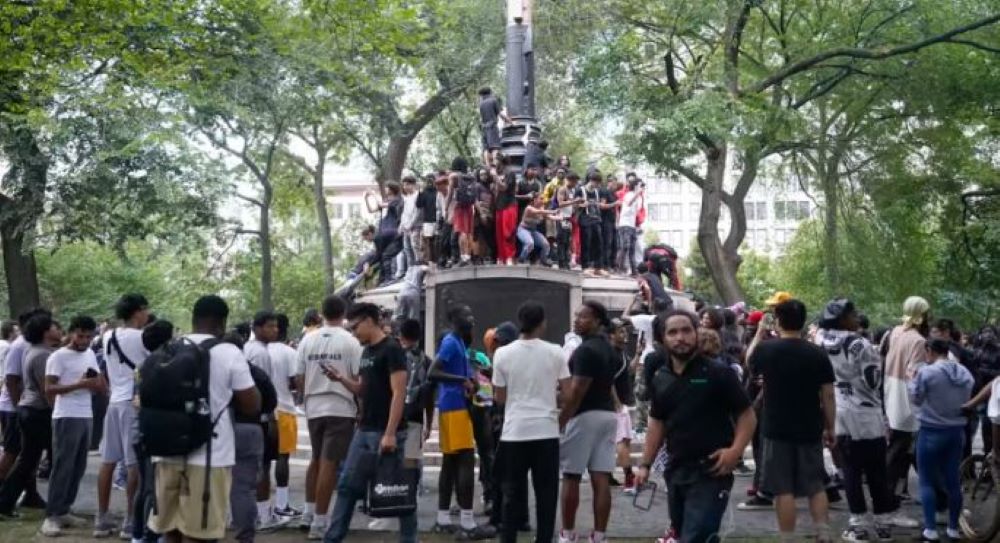 YouTuber Kai Cenat Bikin Rusuh di Taman New York