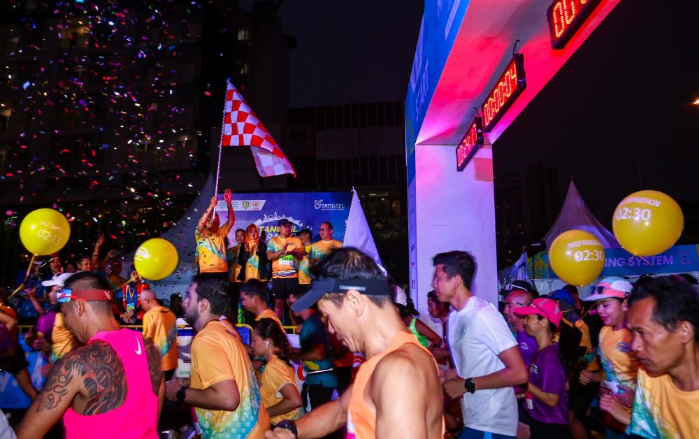 Benyamin Davnie Lepas Ribuan Peserta Tangsel Marathon 2023