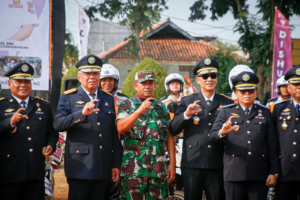 Benyamin Davnie Ingatkan Profesionalisme Insan Perhubungan