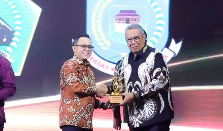 Tangerang Selatan Raih Penghargaan Peduli Pelayanan Publik