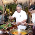 Benyamin Davnie Cicipi Citarasa Warung Kondre Milik Andre Taulany