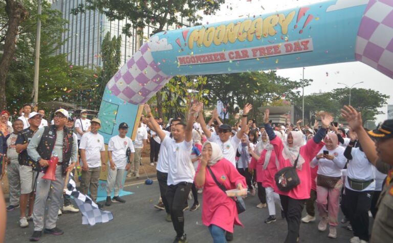 Pemkot Tangsel Gelar Car Free Day yang Dimeriahkan Manakala Angklung