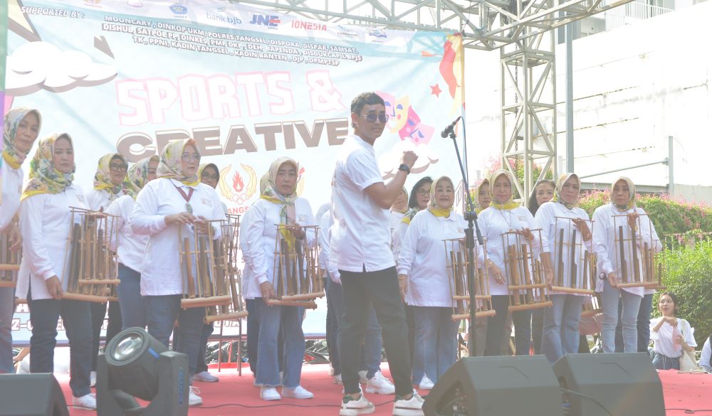 Pemkot Tangsel Gelar Car Free Day yang Dimeriahkan Manakala Angklung
