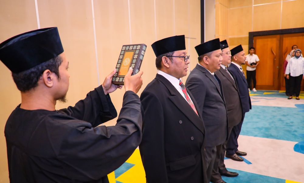 Wali Kota Tangsel Benyamin Davnie Lantik Empat Kepala Dinas