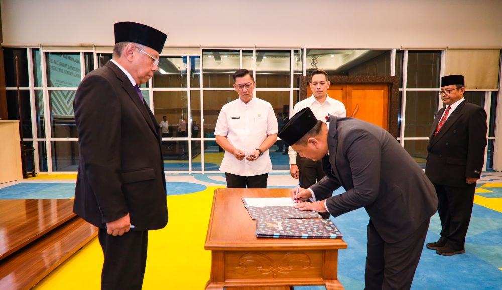 Wali Kota Tangsel Benyamin Davnie Lantik Empat Kepala Dinas