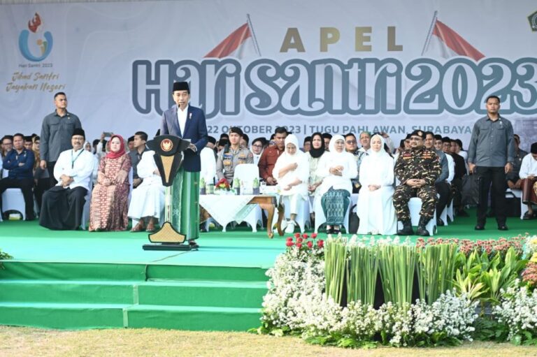 Jokowi Minta Pegang Teguh Semangat Hari Santri