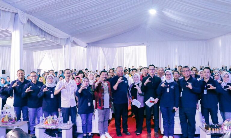 Pesan Benyamin Davnie di HKN: Jaga Kekompakan Seluruh Insan Kesehatan