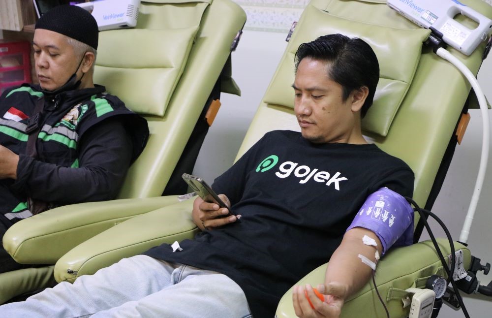 Sambut HUT Kota Tangsel ke-15, Ratusan Driver Ojol Antusias Donorkan Darah di PMI Kota Tangsel