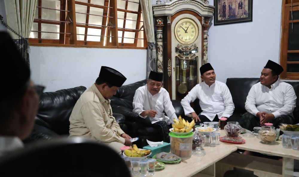 Prabowo Disambut Ribuan Santri di Ponpes Sunan Drajat