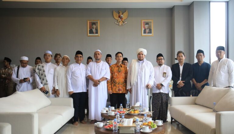 Ahmad Muzani hingga Cawapres Gibran Silaturahmi dengan Habib Jindan dan Habib Ali Kwitang