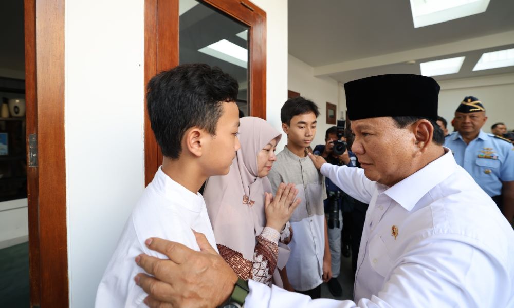 Takziah ke Rumah Duka, Menhan Prabowo Siap Bantu Keluarga Korban Jatuhnya Pesawat Super Tucano TNI AU