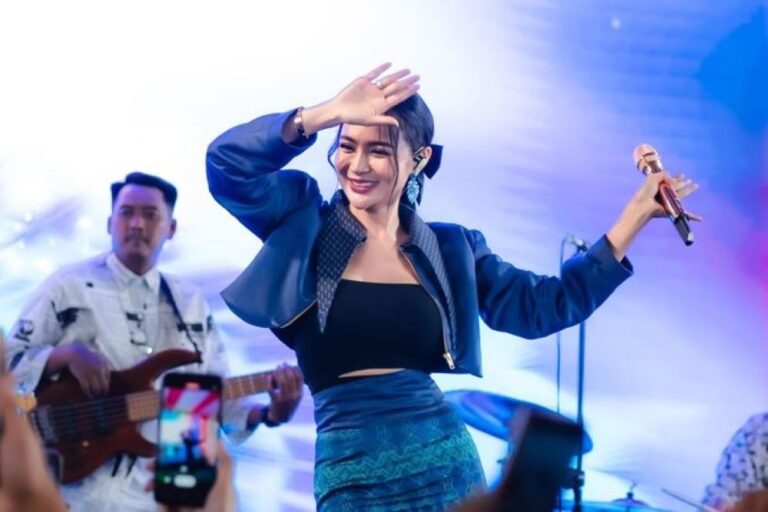 Duet Wika Salim dan Aurelie Moeremans Siap Goyang Stadion Gelora Bung Tomo