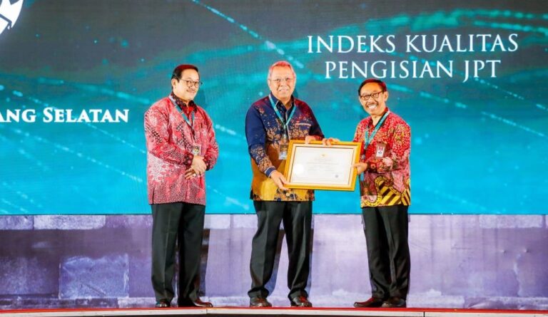 Pemkot Tangsel Raih Dua Penghargaan Predikat Tertinggi Diajang Anugerah Meritokrasi KASN Tahun 2023
