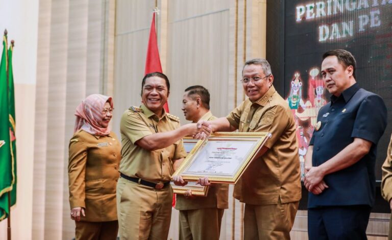 Pemkot Tangsel Raih Penghargaan Kota Peduli HAM 2023