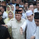 Disambut Ribuan Pendekar Banten, Prabowo Ziarah ke Makam Sultan Maulana Hasanuddin