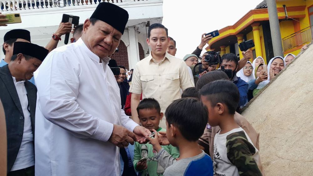 Prabowo Disambut Lantunan Shalawat di Ponpes Miftahul Huda Tasikmalaya