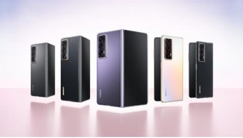 Honor Perkenalkan Magic V2 di Benua Eropa Sebagai Ponsel Lipat Terkecil di Seluruh Dunia
