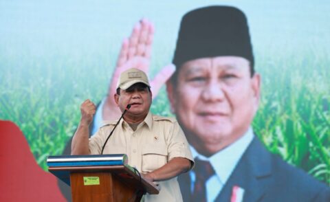 Guru hingga Emak-emak Bersorak Sambut Prabowo di Blora: 'Love You', Satu Putaran