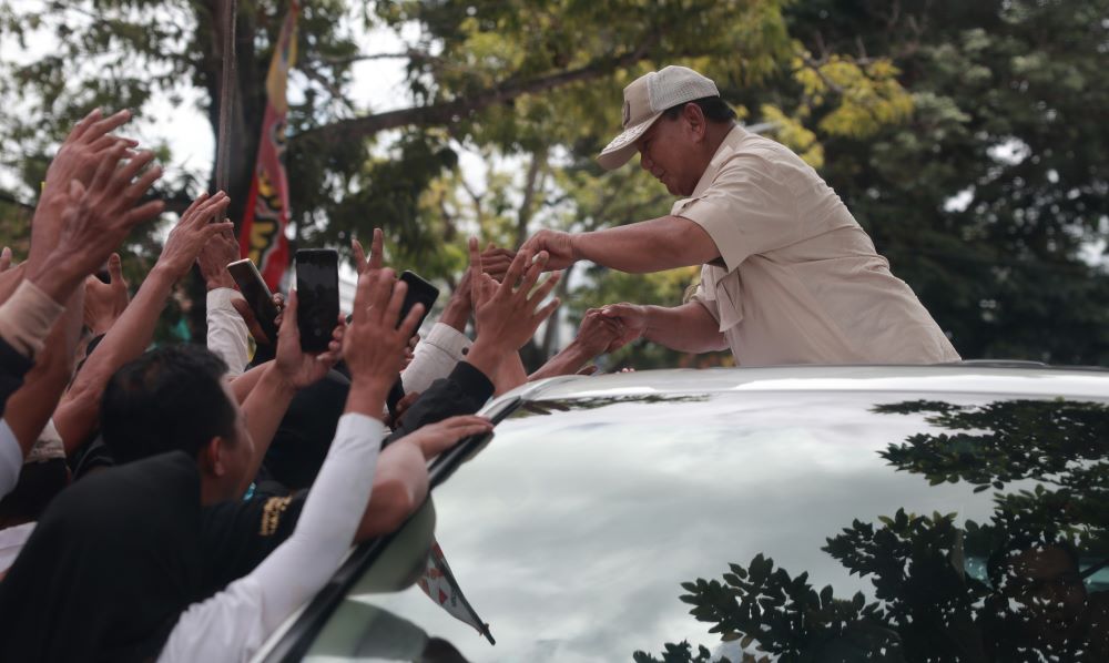 Guru hingga Emak-emak Bersorak Sambut Prabowo di Blora: 'Love You', Satu Putaran