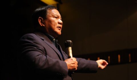 Momen Prabowo Nostalgia Nyanyi The Beatles dan Rock 60-an di Acara Alumni AS Relawan Erick Thohir