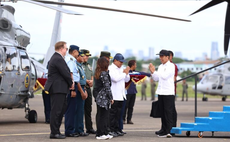 Prabowo Diisukan Sakit, Jokowi: Sehat Walafiat Begini