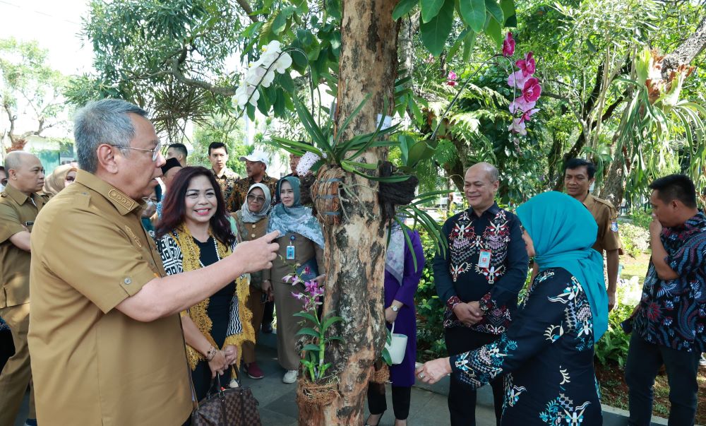Jadi Ikon Tangerang Selatan, Wali Kota Benyamin Davnie Ajak Masyarakat Tanam Anggrek