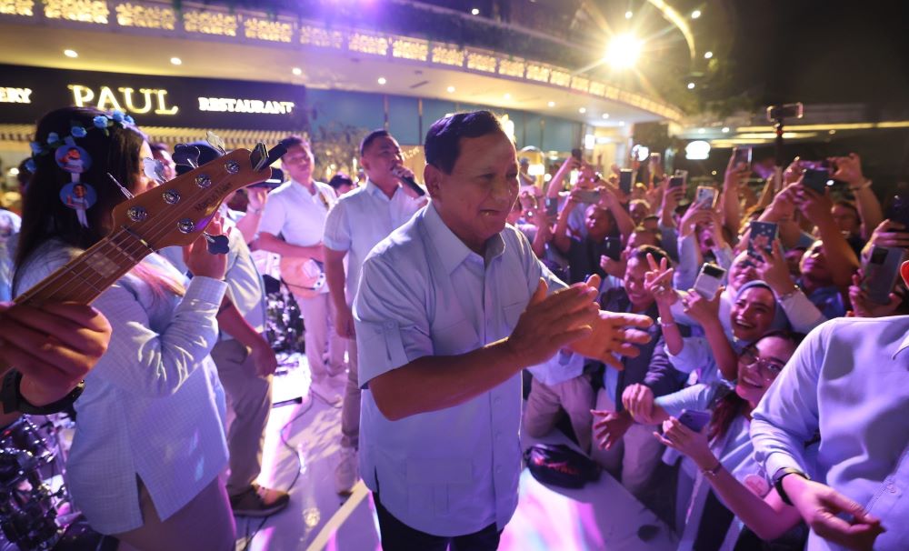 Hadiri Acara 'Rabu Biru', Prabowo Sebut Indonesia Butuh Keberlanjutan Pembangunan 