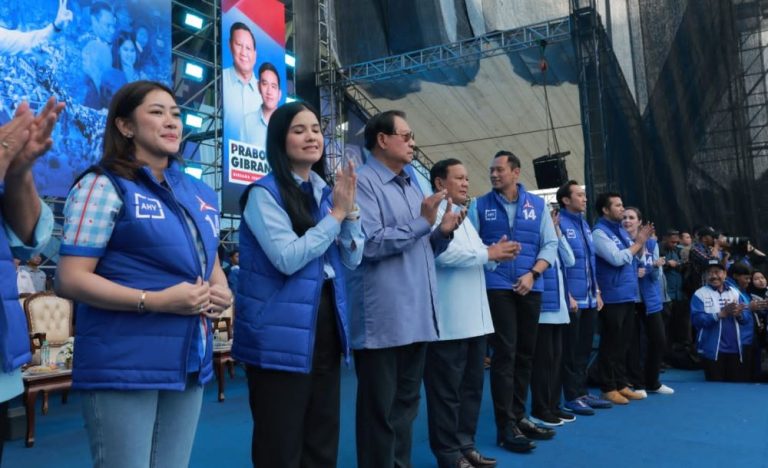 Diterpa Hoax Sakit, Prabowo Joget Gemoy Bareng Puluhan Ribu Warga di Malang