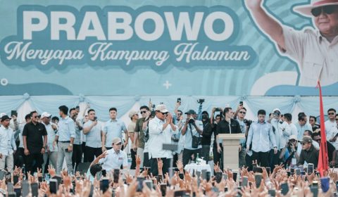 Pulang Kampung ke Langowan, Prabowo Mohon Doa Restu di Hadapan Puluhan Ribu Warga Sulut