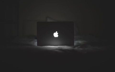 Apple Disebut Rilis MacBook Lipat 20 Inci pada 2027