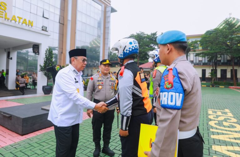 Jelang Idulfitri, Wali Kota Benyamin Davnie Ikuti Apel Gelar Pasukan Kepolisian Terpusat